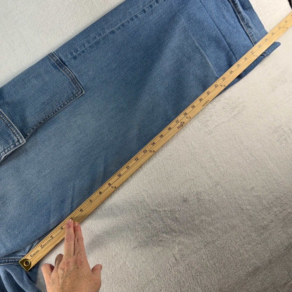 American Eagle 12 Super High Rise Baggy Wide Leg Cargo Stretch Jeans Light Blue - Picture 16 of 16